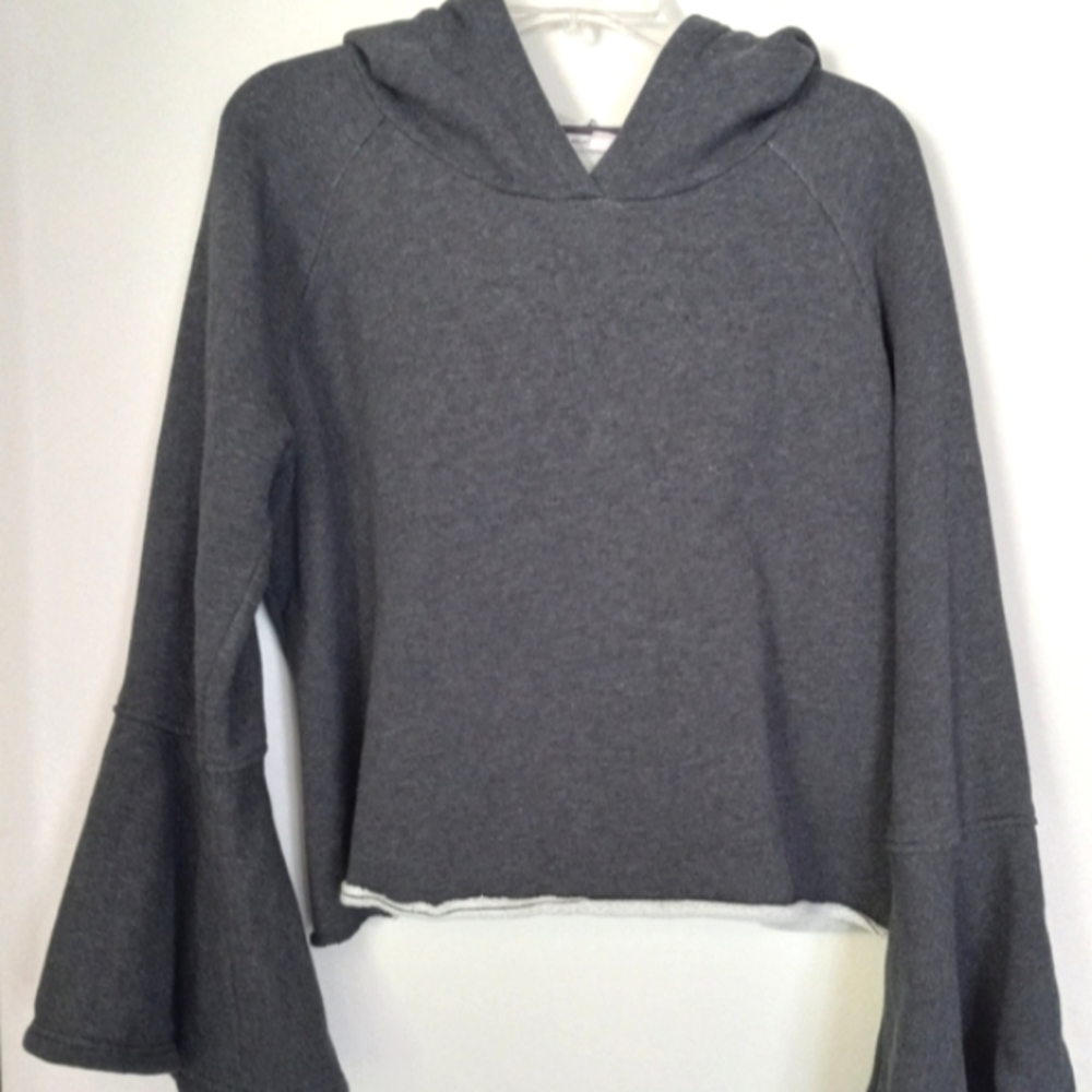 Melrose & Market M crop gray hoodie with bell sleeves